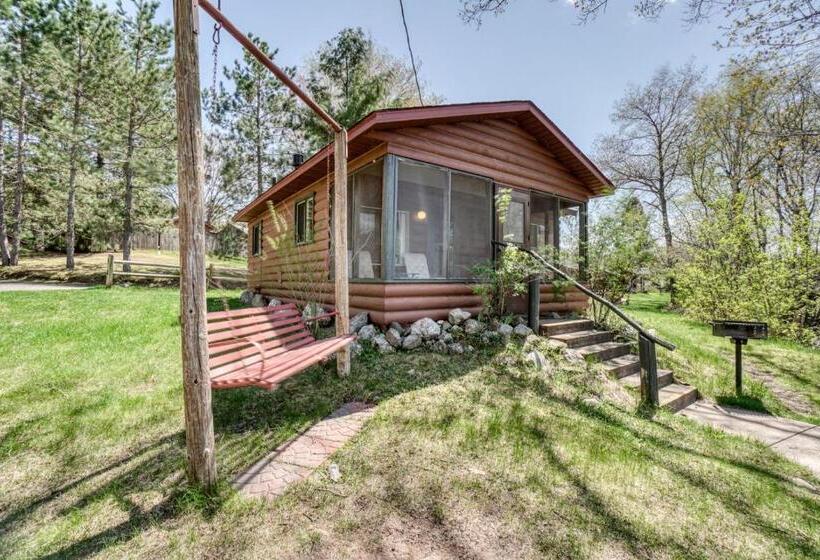 غرفة قياسية مزوَّدة بشُرفة, Edgewater Resort