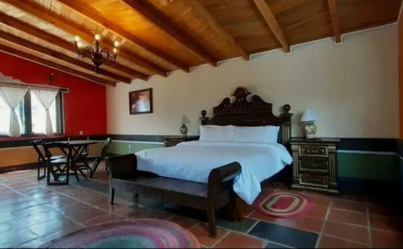 Deluxe Suite King Bed, Villa Claus Inn