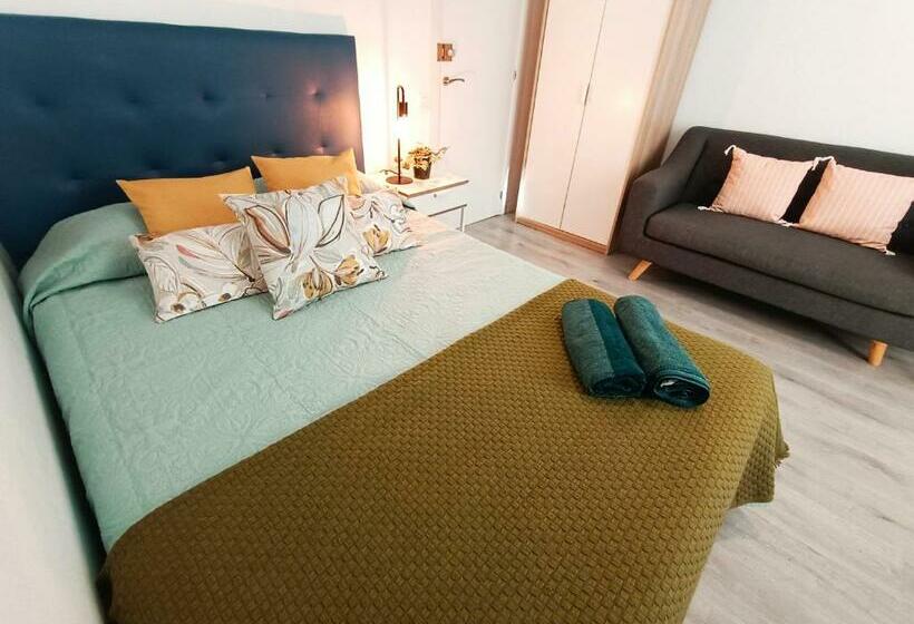 اتاق استاندارد با سرویس بهداشتی مشترک, Private Rooms In Heart Of Barcelona