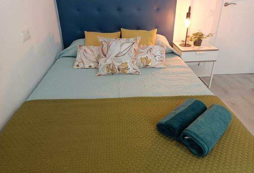 اتاق استاندارد با سرویس بهداشتی مشترک, Private Rooms In Heart Of Barcelona