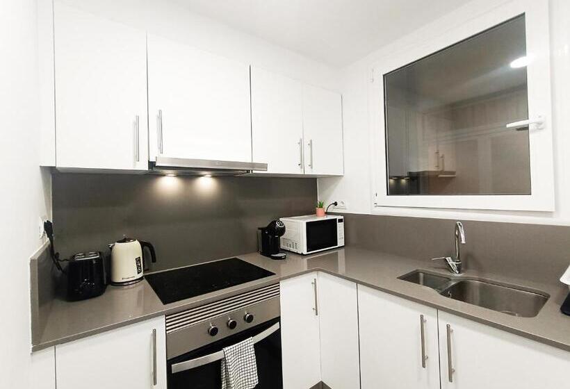 اتاق استاندارد یک تخته با سرویس بهداشتی مشترک, Private Rooms In Heart Of Barcelona