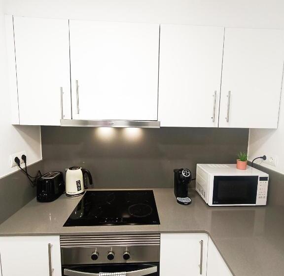 اتاق استاندارد یک تخته با سرویس بهداشتی مشترک, Private Rooms In Heart Of Barcelona