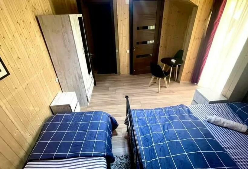 اتاق استاندارد سه تخته با بالکن, Bismillah Hotel And Restaurent