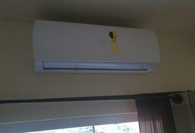 シングルデラックスルーム, Goedert