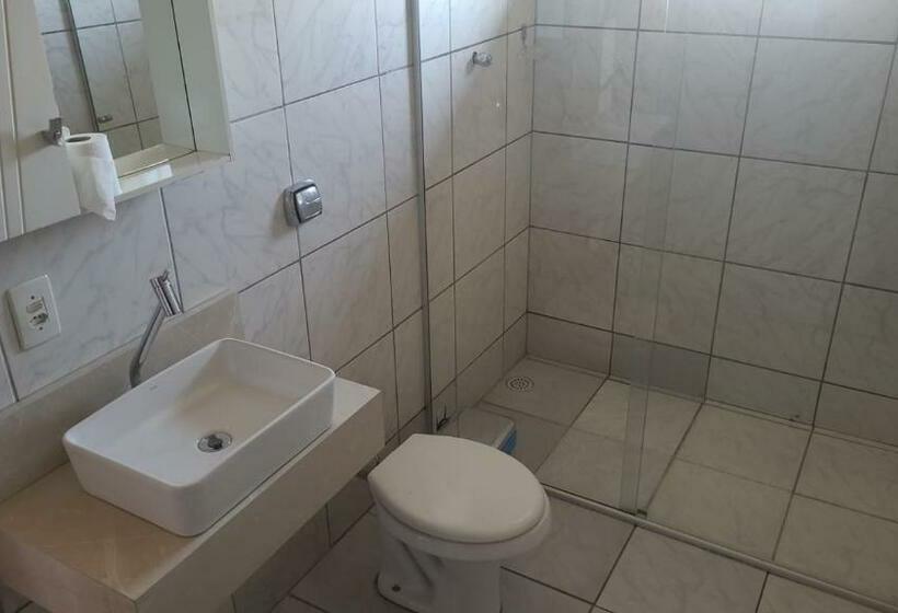 シングルデラックスルーム, Goedert