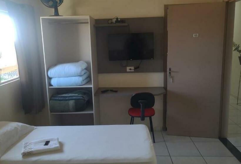 デラックスルーム, Goedert