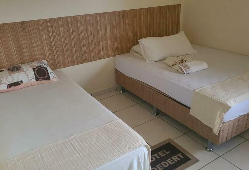 デラックスルーム, Goedert