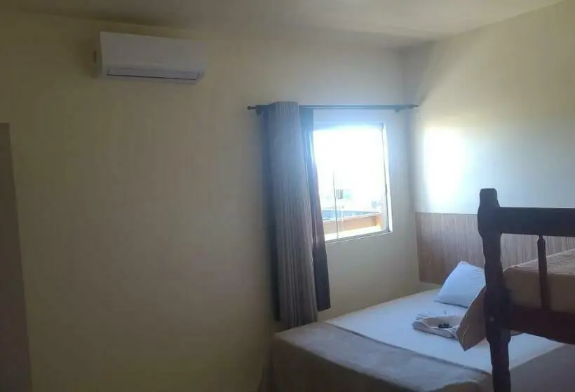Deluxe Kolmen Hengen Huone, Goedert
