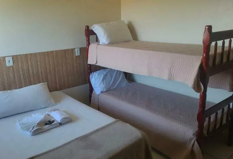 Deluxe Kolmen Hengen Huone, Goedert