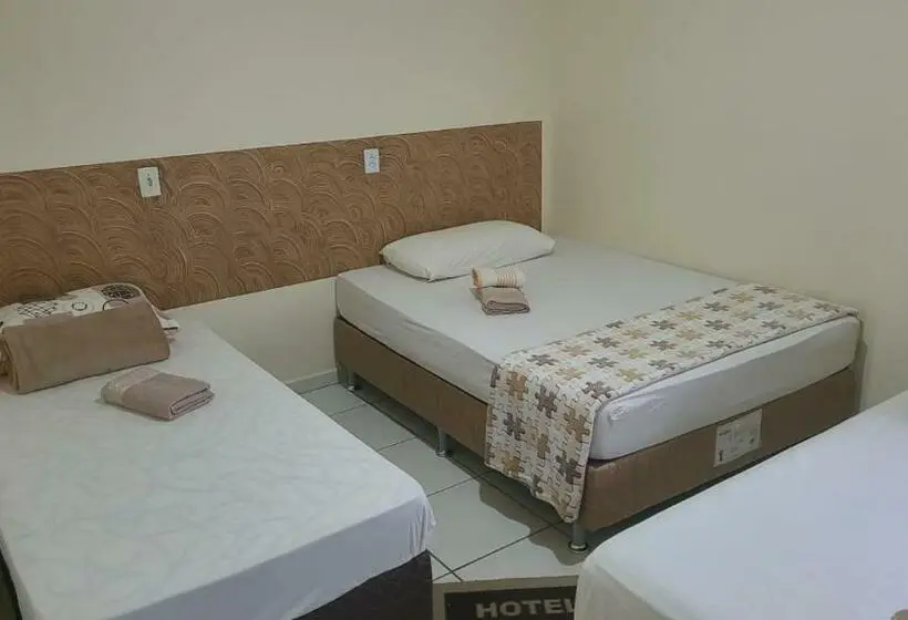 Deluxe Kolmen Hengen Huone, Goedert