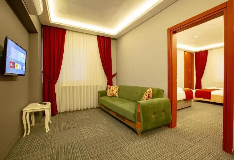 Deluxe Kolmen Hengen Huone, Vira Suite