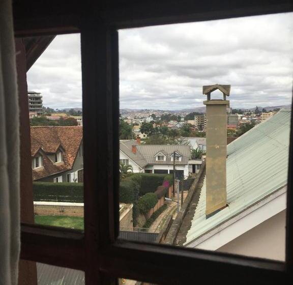 Habitació Estàndard Vista Llac, Le Fumoir De L  Artisan Guest House