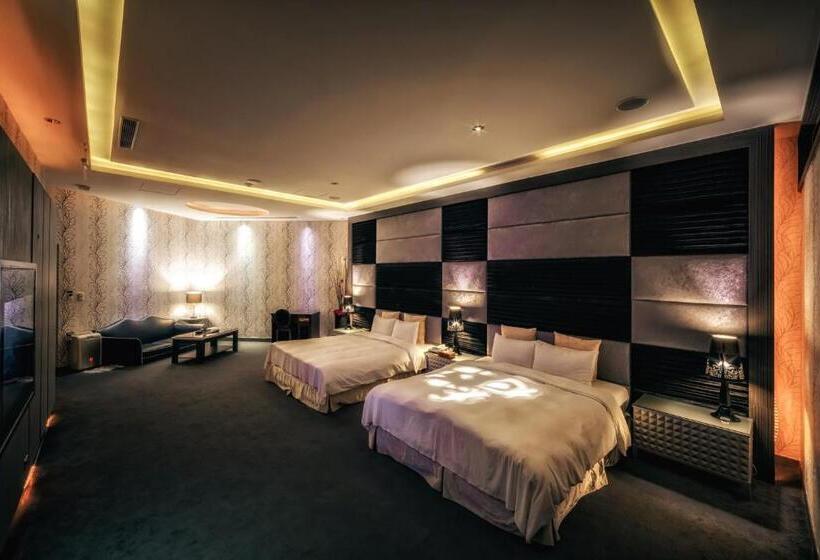 اتاق لوکس چهار تخته, Bali Motel   Zhongli