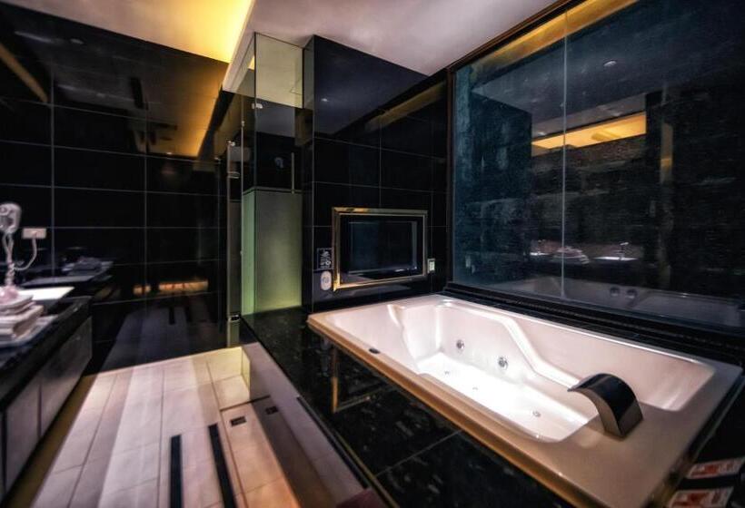 اتاق لوکس چهار تخته, Bali Motel   Zhongli