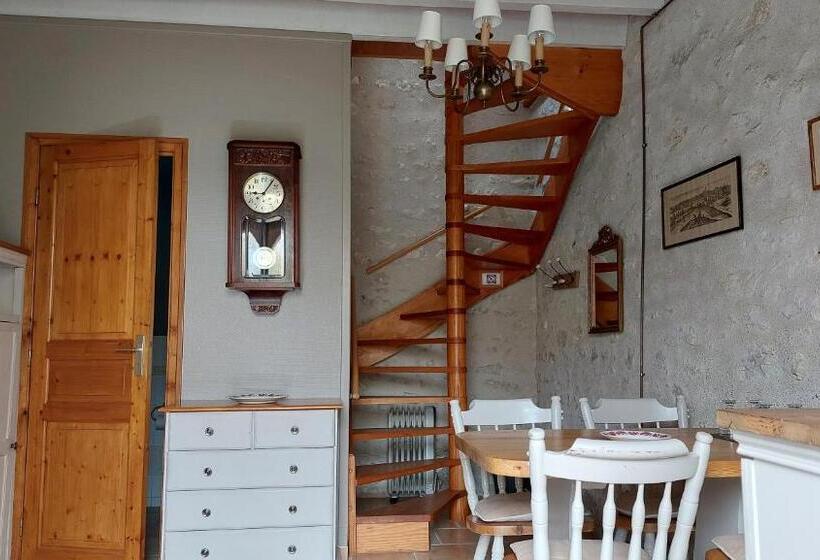 غرفة قياسية رباعية, La Source De Bury