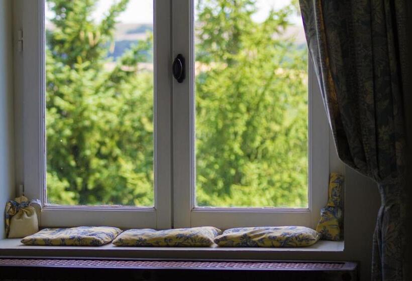 Номер Стандарт, Le Relais De Fontenailles