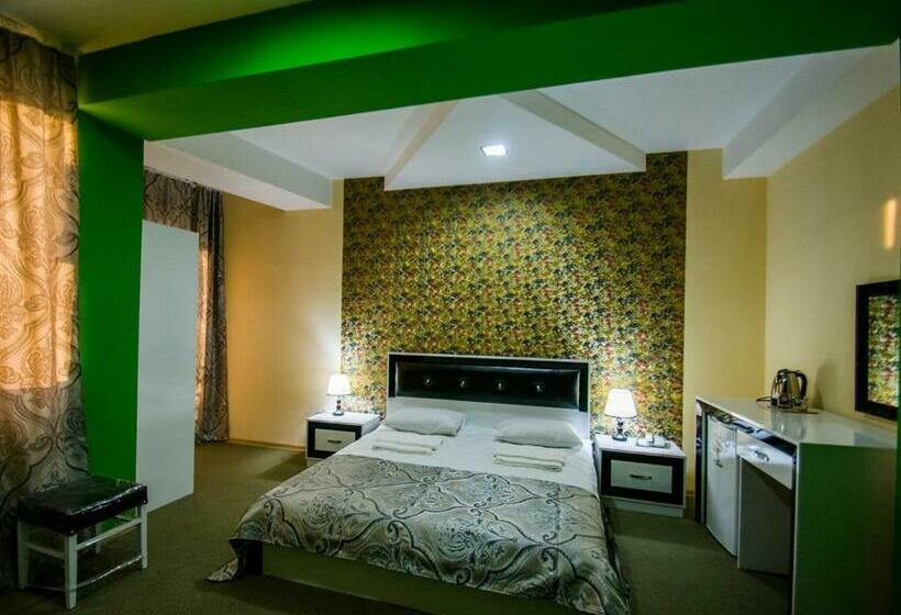 اتاق سوپریور, Batoni