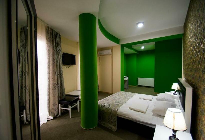 اتاق سوپریور, Batoni