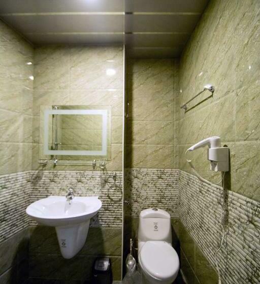 اتاق سوپریور, Batoni