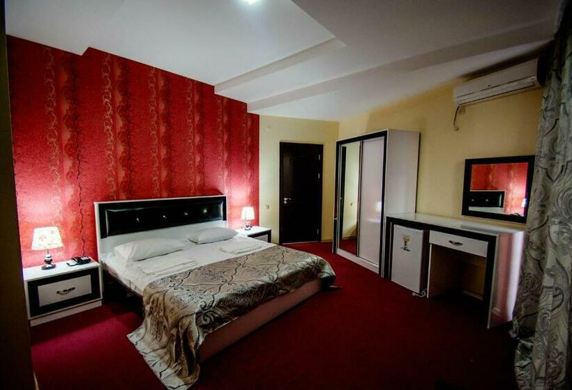 اتاق سوپریور, Batoni