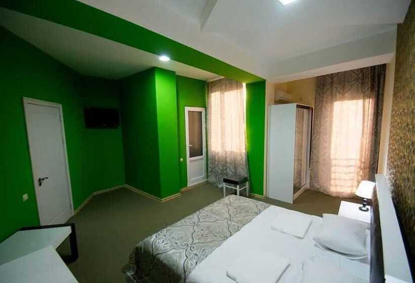 اتاق استاندارد, Batoni