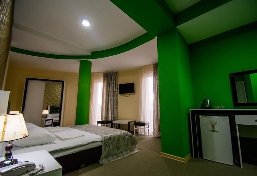 اتاق استاندارد, Batoni