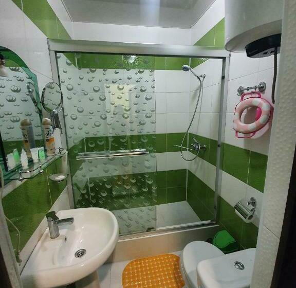 Quarto Triplo Estandar, Exotica