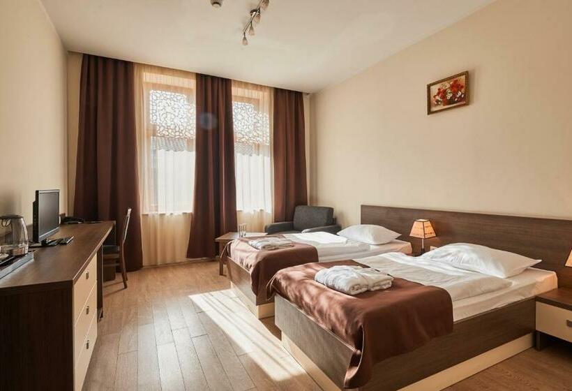 سوییت جونیور, Gino Wellness Rabath