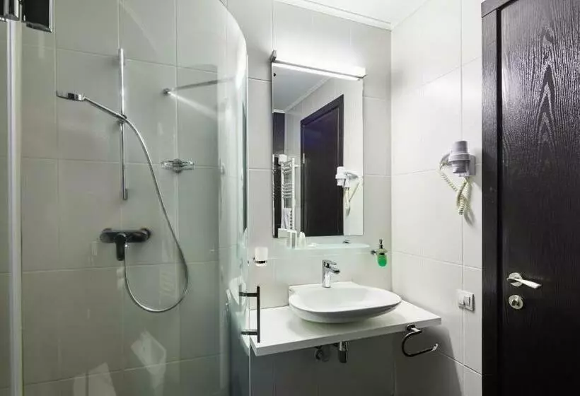 سوییت جونیور, Gino Wellness Rabath