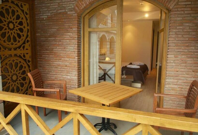 سوییت جونیور راحتی, Gino Wellness Rabath