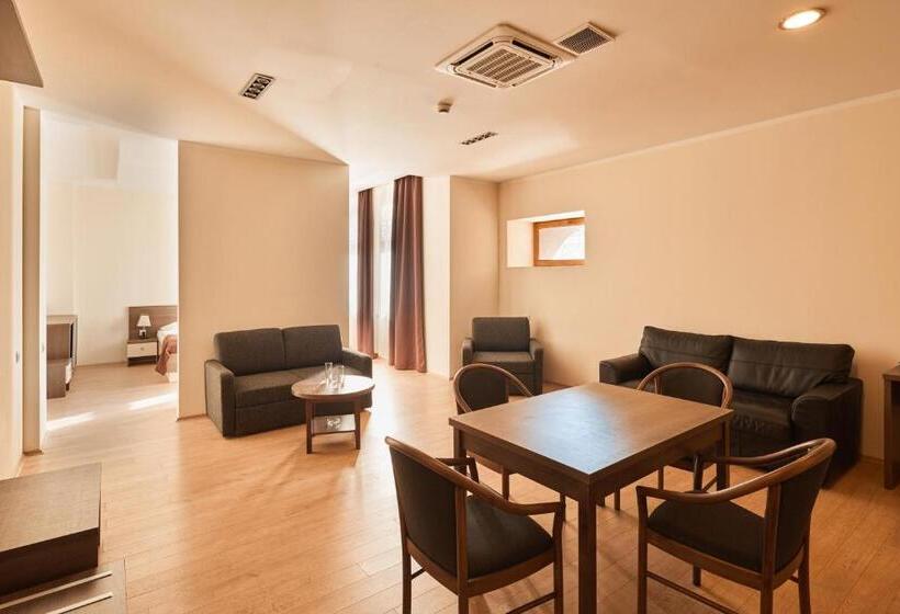 スイート, Gino Wellness Rabath