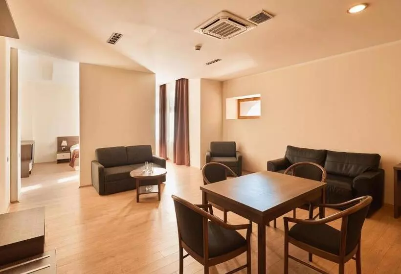 سوییت, Gino Wellness Rabath