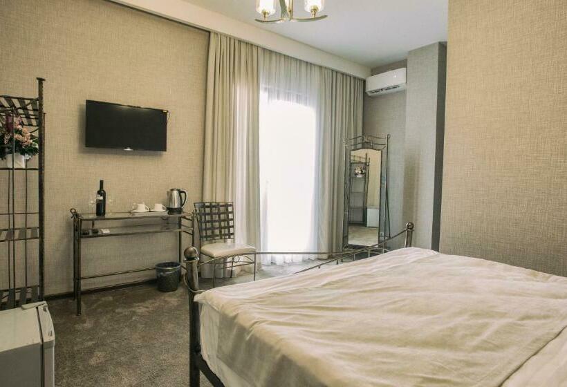 اتاق کلاسیک, Golden Nugget Tbilisi