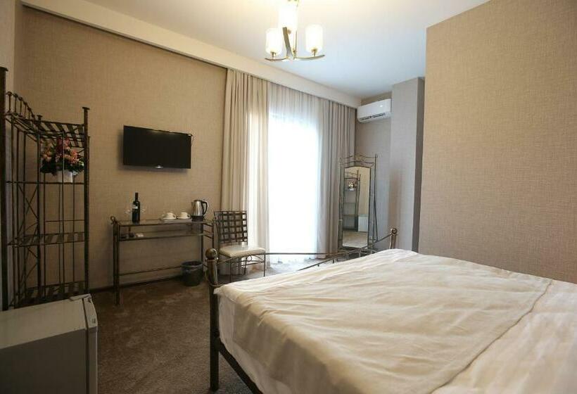 اتاق کلاسیک, Golden Nugget Tbilisi