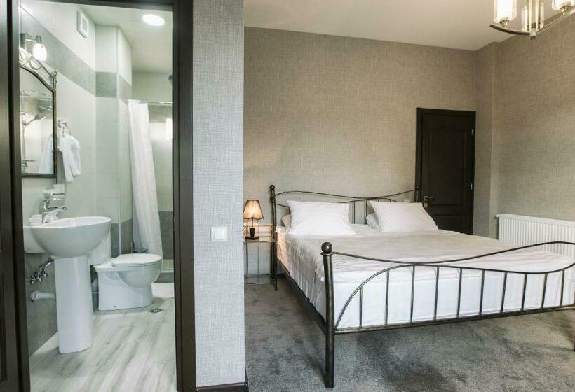 اتاق کلاسیک, Golden Nugget Tbilisi