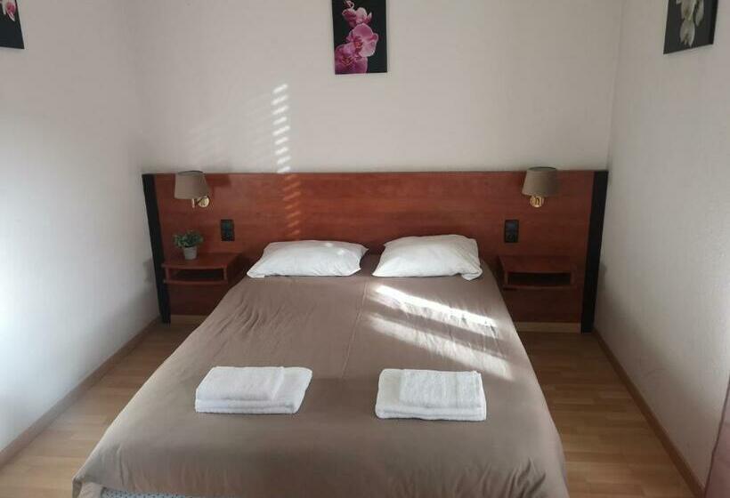 חדר סטנדרט, Le Castel D Olmes