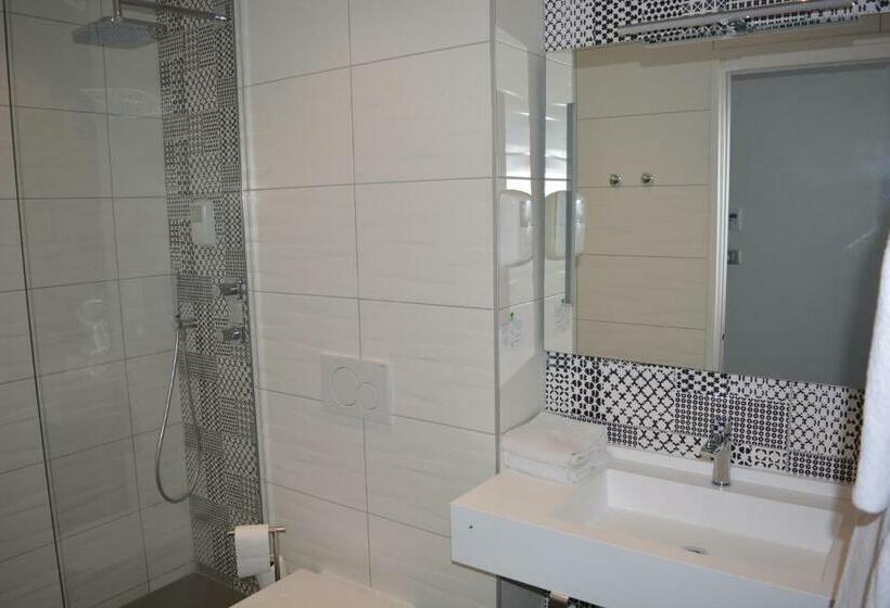 غرفة قياسية مزوَّدة بتراس, Valencia