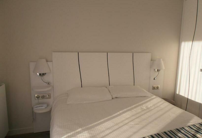 غرفة قياسية مزوَّدة بتراس, Valencia