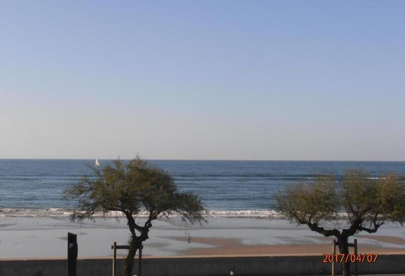 غرفة قياسية مطلّة علي البحر, Valencia