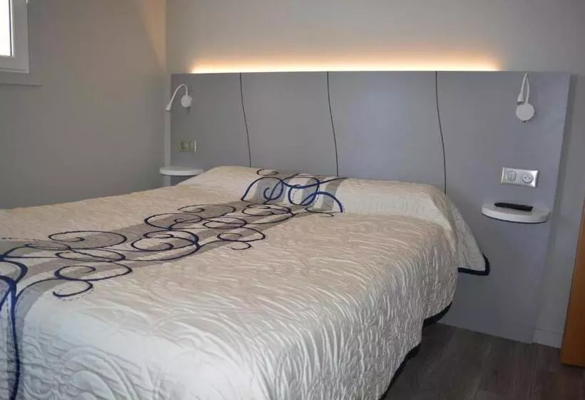 اتاق استاندارد چهار تخته با چشم‌انداز دریا, Valencia