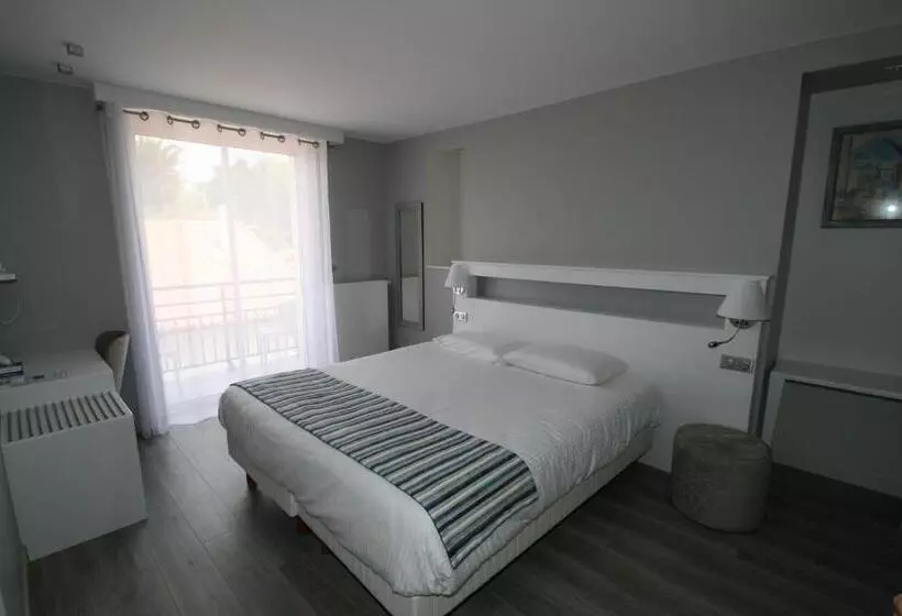 اتاق اساندارد با چشم‌انداز جانبی به دریا, Valencia