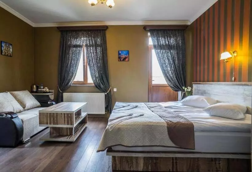 اتاق استاندارد یک نفره, Tiflis