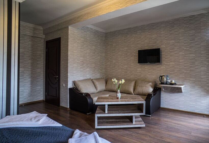 اتاق استاندارد, Tiflis