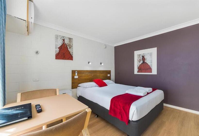 חדר אקונומי, Plainsman Motel