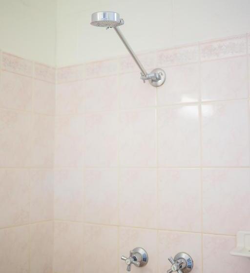 חדר אקונומי, Plainsman Motel