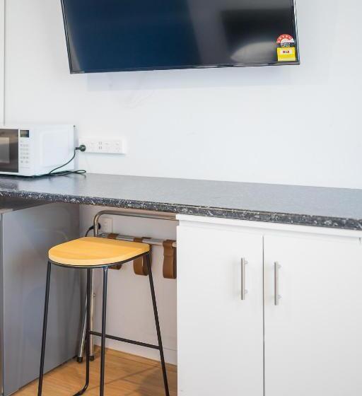 חדר דלוקס, Plainsman Motel