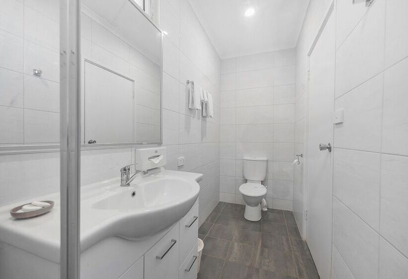 חדר דלוקס, Plainsman Motel