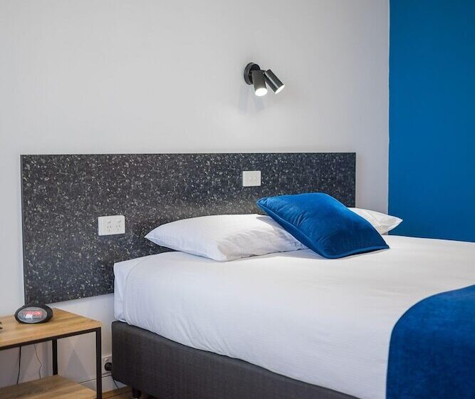 デラックスルーム, Plainsman Motel