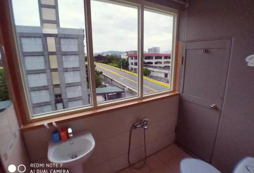 اتاق لوکس با بالکن, Sky Moon B&b