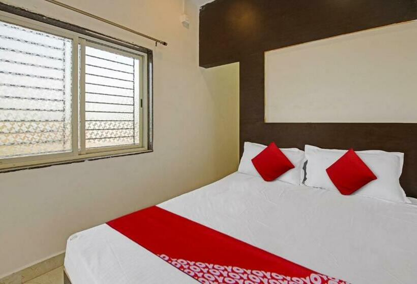 اتاق کلاسیک سه تخته, Oyo Flagship The Ashoka Boarding And Lodging